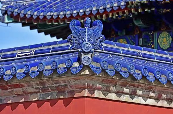 Chinese Design Style Direct Supply of Cobalt Blue Ceramic Roofing Tiles with Traditional Chinese Pagoda Roof Design