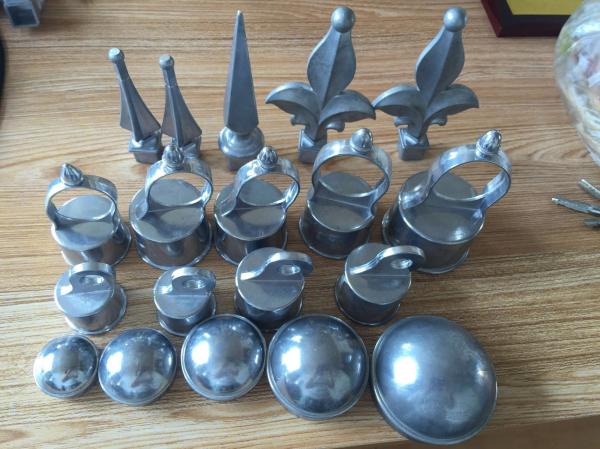 Commercial Grounds Chain Link Fence Fittings Aluminum Die Casting Fence Post