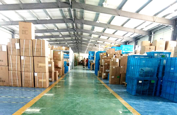 Eco-friendly NFT Vertical PVC Hydroponic Water Pipe for Commercial Hydroponic Farming