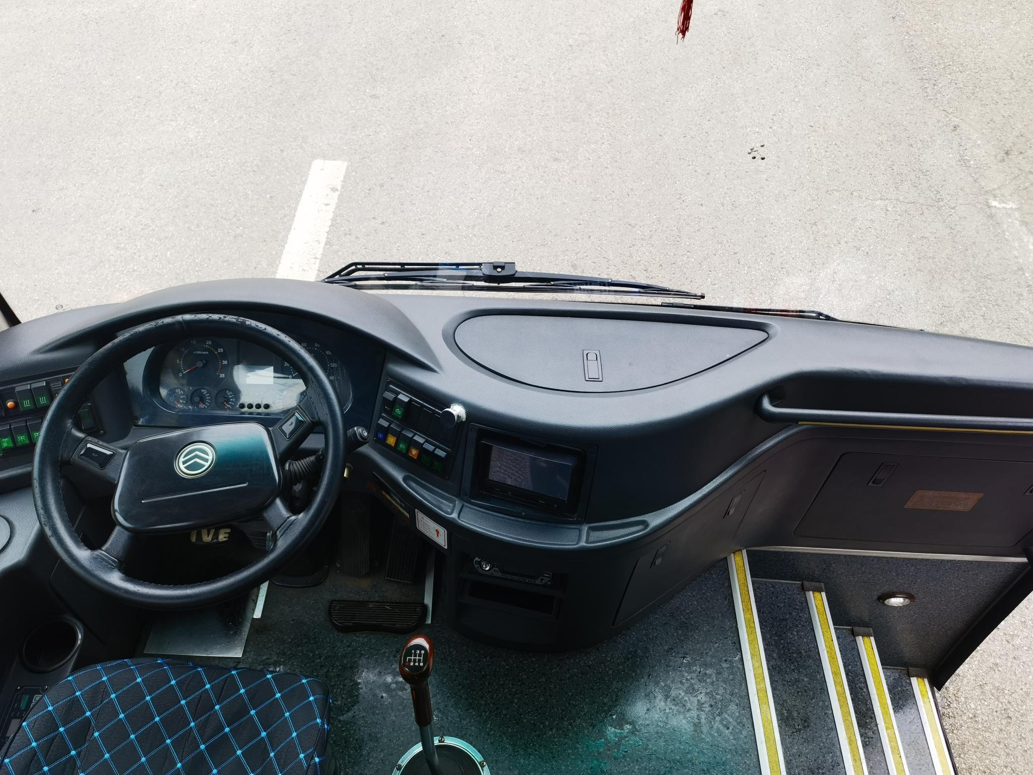 Second Hand Bus Used Kinglong Bus 49 Seats Lhd Rhd Luxury Coach City Bus For Sale