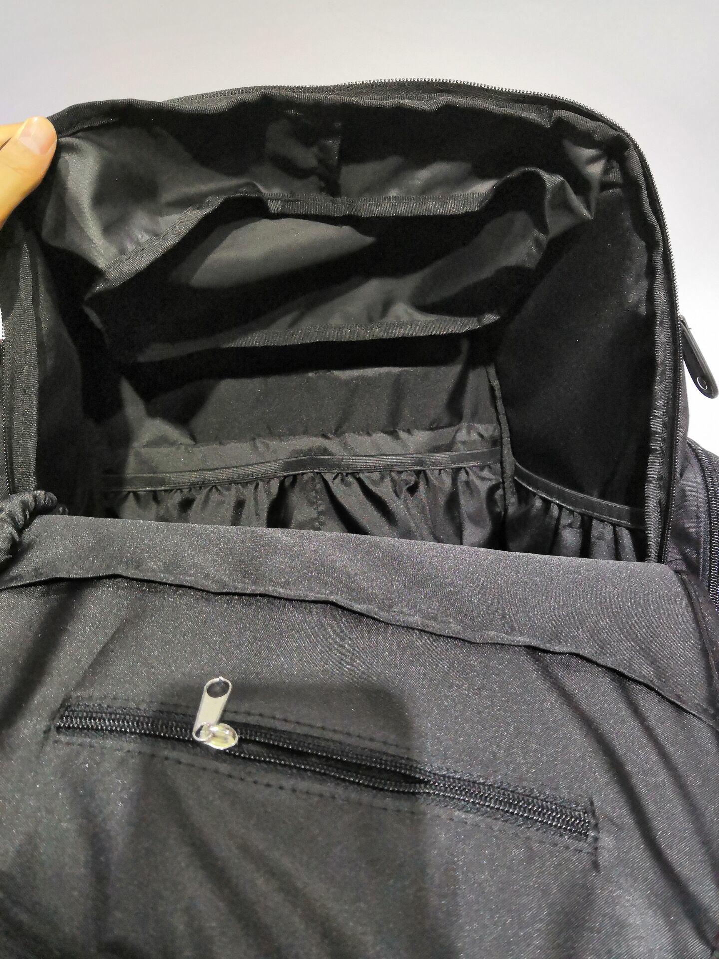 600D Nylon Backpack Diaper Bag / Travel Nappy Bag With USB Case Table And Charge Wires