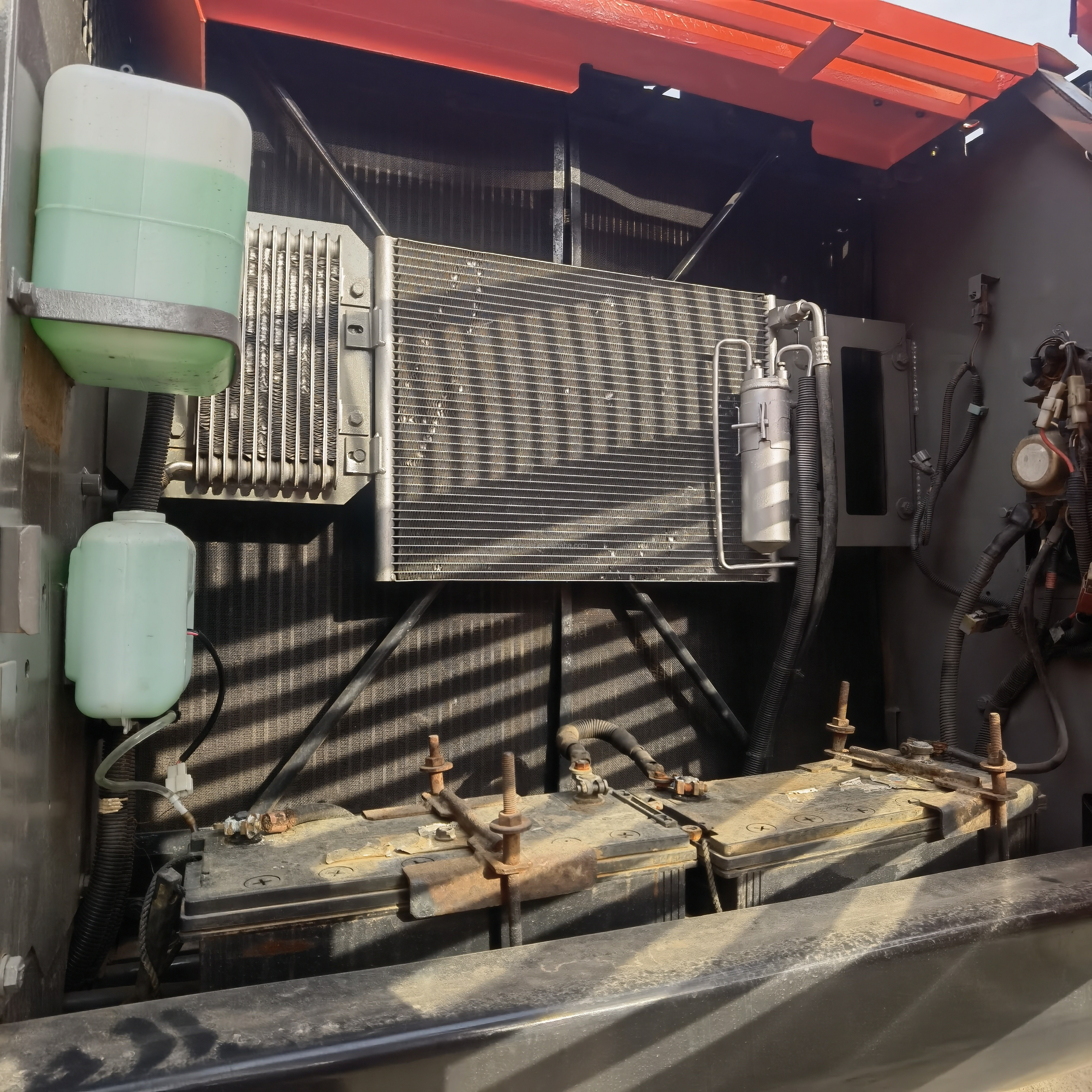 Original Japan Used Hitachi ZX200 Excavator with 125kw and Low Working Hours 0-2000