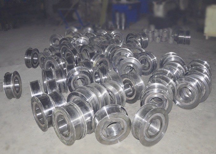 Crane end carriage using cast steel double flange railway wheel dia 200mm