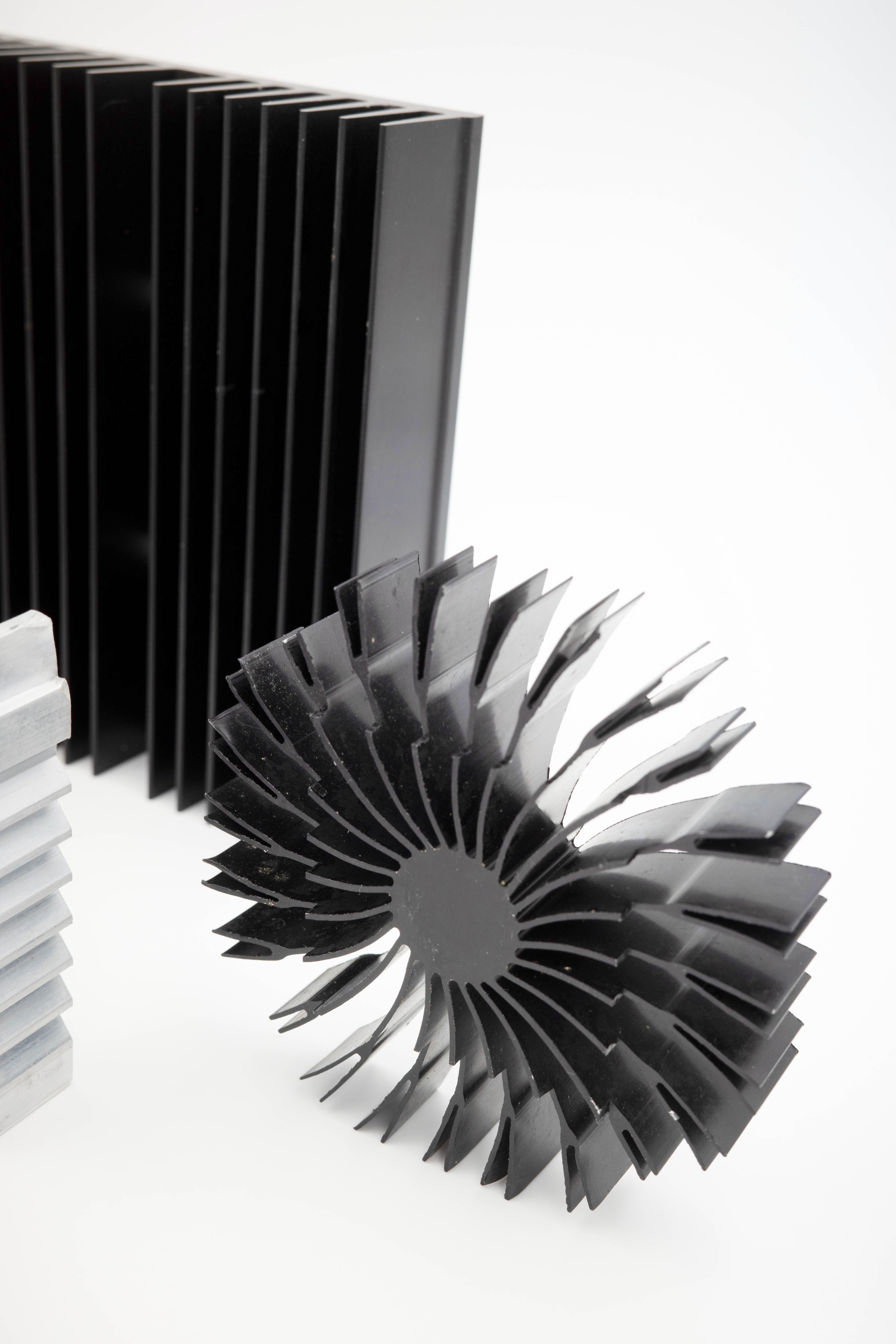 Antirust Stable Aluminum Extrusion Heatsink , Automotive Extruded Aluminium Profiles