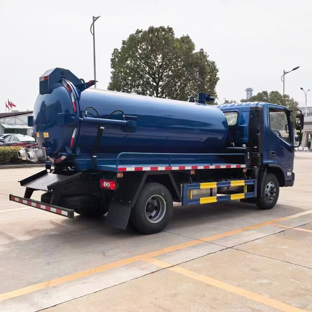 Original Factory High Quality AUMARK 4000 Liters Sewage Suction Truck With Best Price Vacuum Sewer Sludge Truck