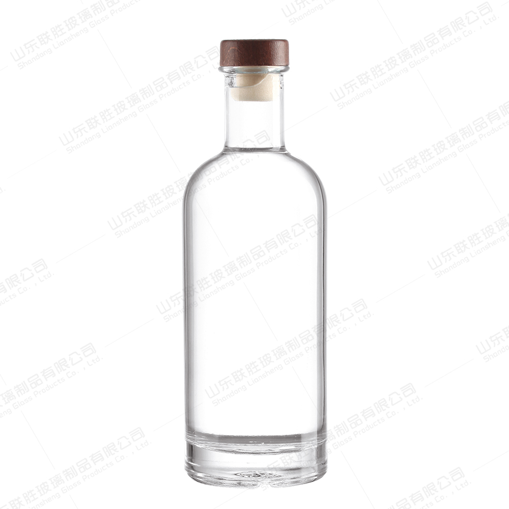 Body Material Glass Customized Transparent Whiskey Bottles for Bar Party Wedding Gifts