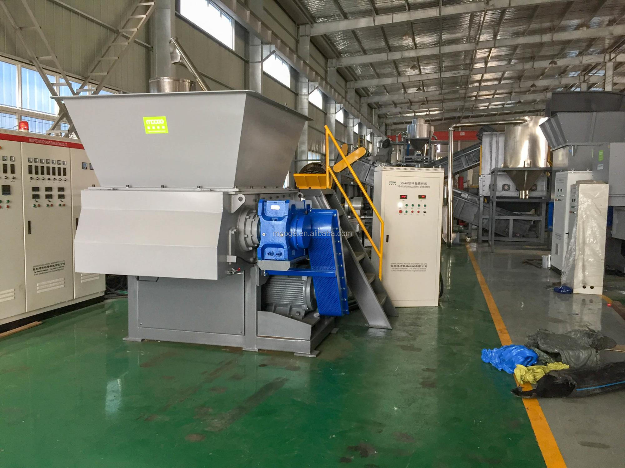 1000kg/H Waste Plastic Shredder Machine 600-1500mm Waste Plastic Crusher