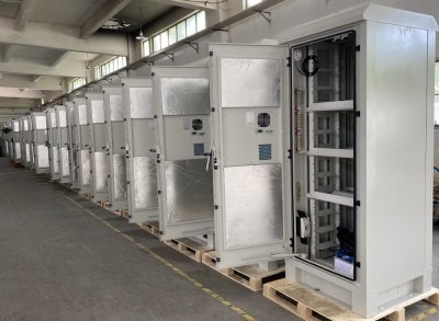 Mobile Base Stations Server Rack Enclosures , 19 Inch Data Cabinet