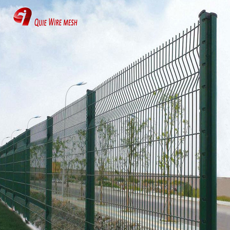 curved mesh fence