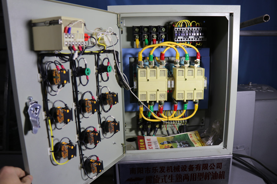 Industrial Screw Oil Press Machine Alloy Material For Peanut Soybean