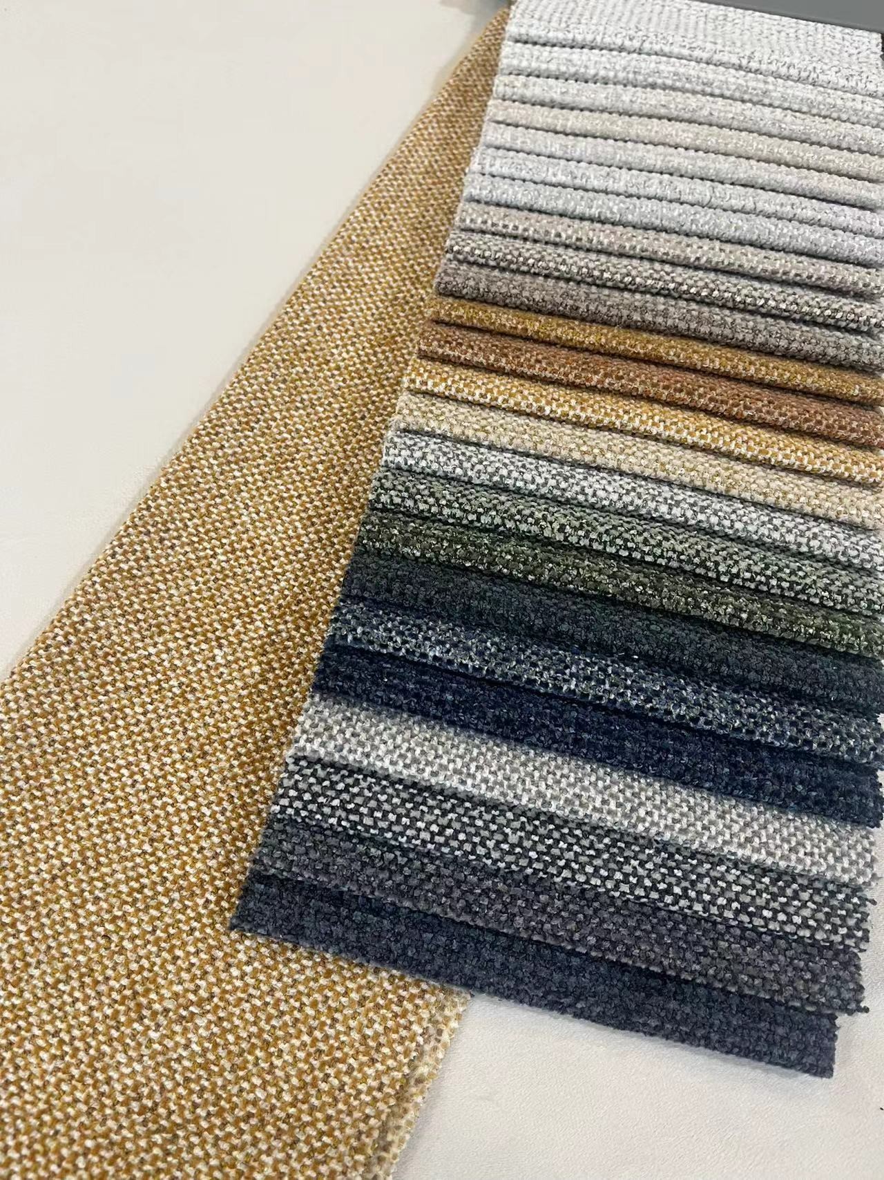 Woven Chenille Sofa Fabric 410gsm Wear Resistant Easy To Clean