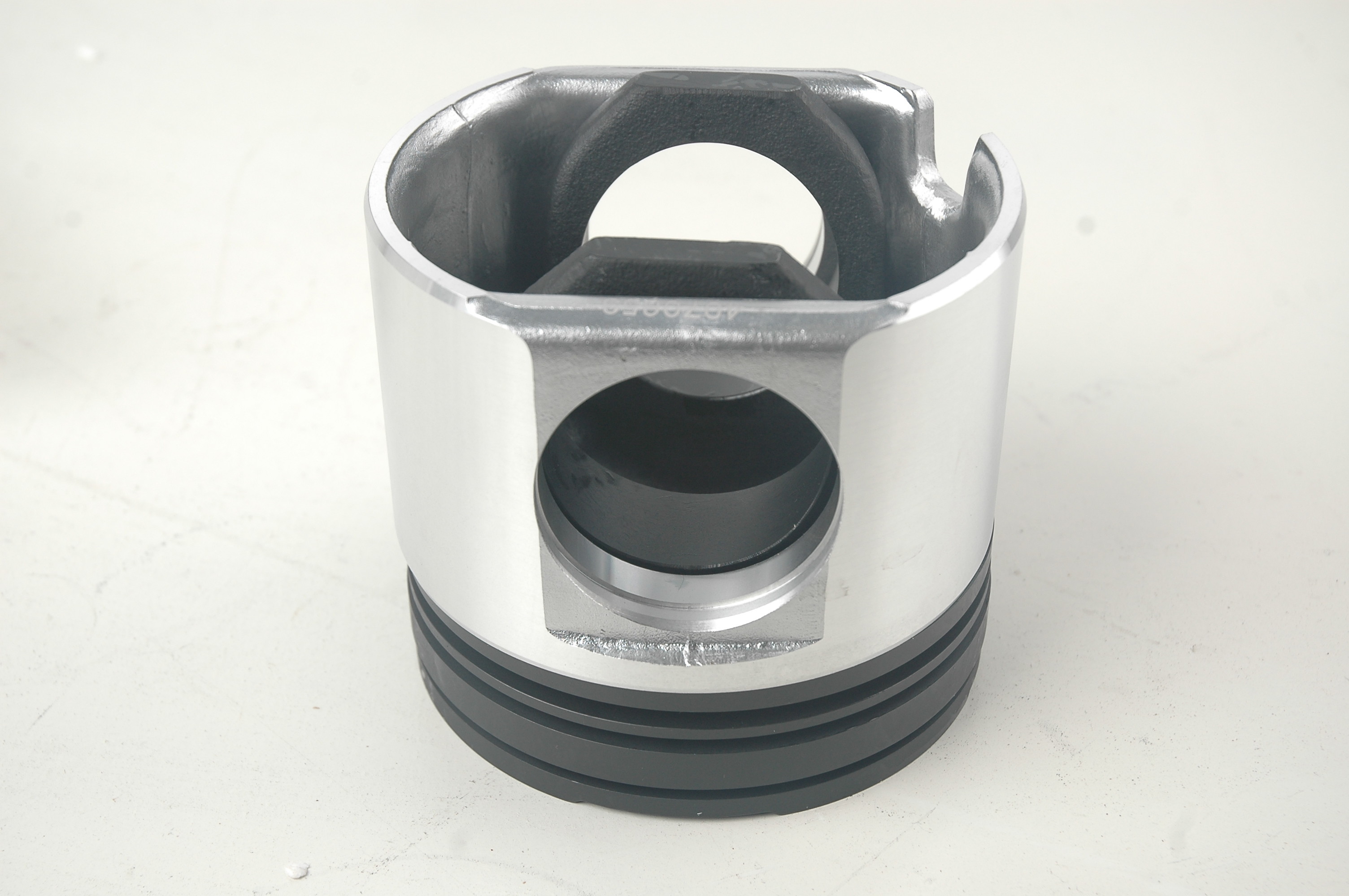 QSM11 Diesel Engine Parts Standard Forged OEM Road Roller Cylinder Piston Kit With Pin 4059900