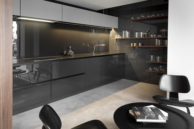 European Style Solid Wood Kitchen Cabinet Furniture with Guaranteed and Glossy Finish