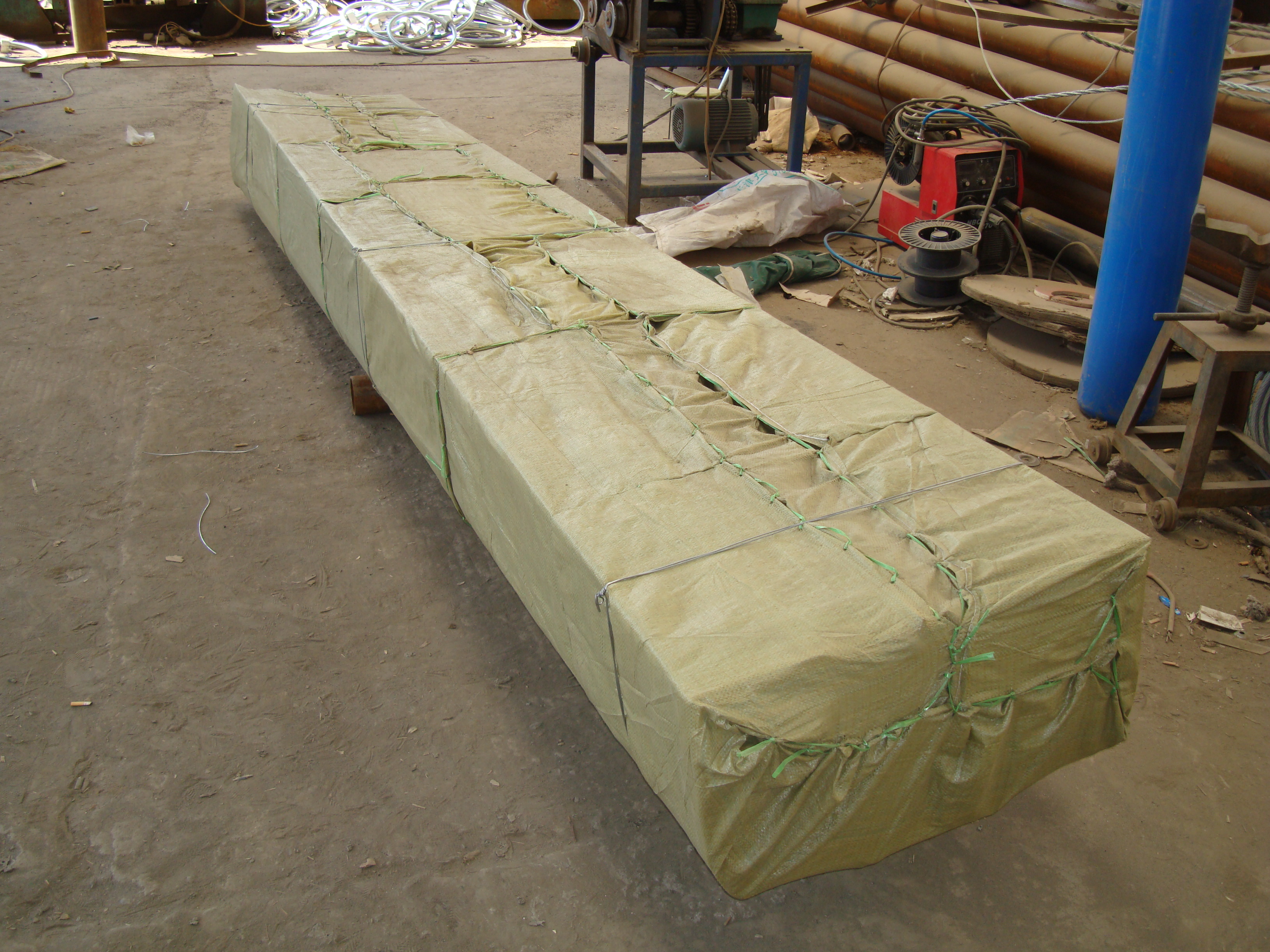 Road Traffic Safe Galvanized Highway Guardrail Blocker/Spacer Customized