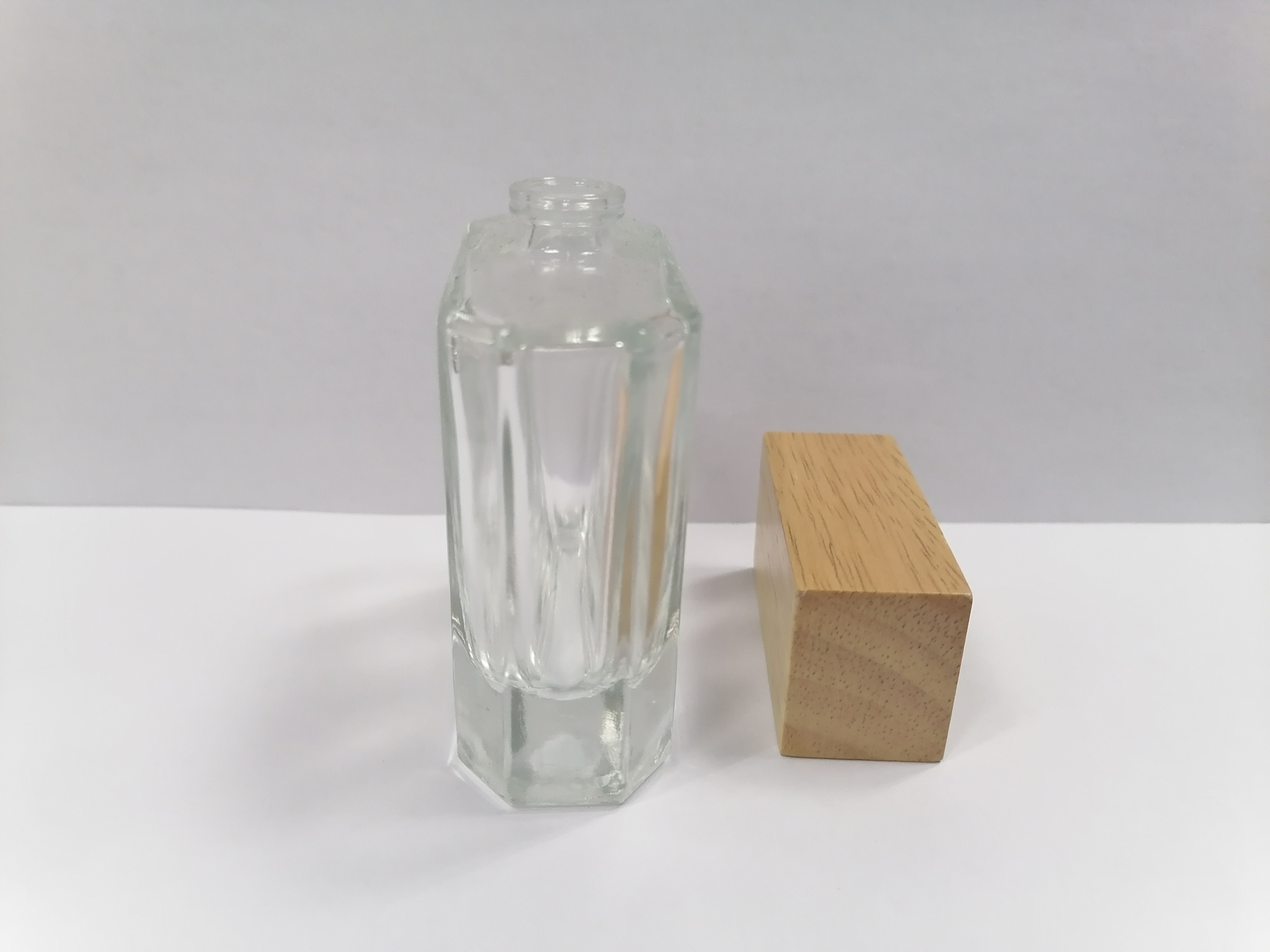 5g 30g 50g 100g Atomizer Spray Bottle With Wood Cap Eco Friendly
