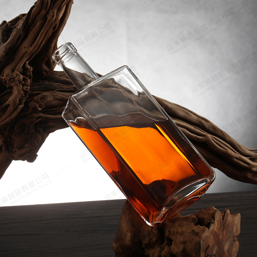 Industrial Beverage 500ml 75ml Empty Square Glass Bottles with and Body Material Glass