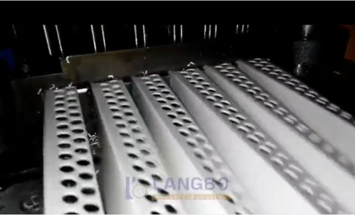 Plastic Profile Extruder U PVC PE Shutter Windows Frame Louver Rain Gutter Corner Edge Band Strip Guards Turn L Angle Making Machine/ Extrusion