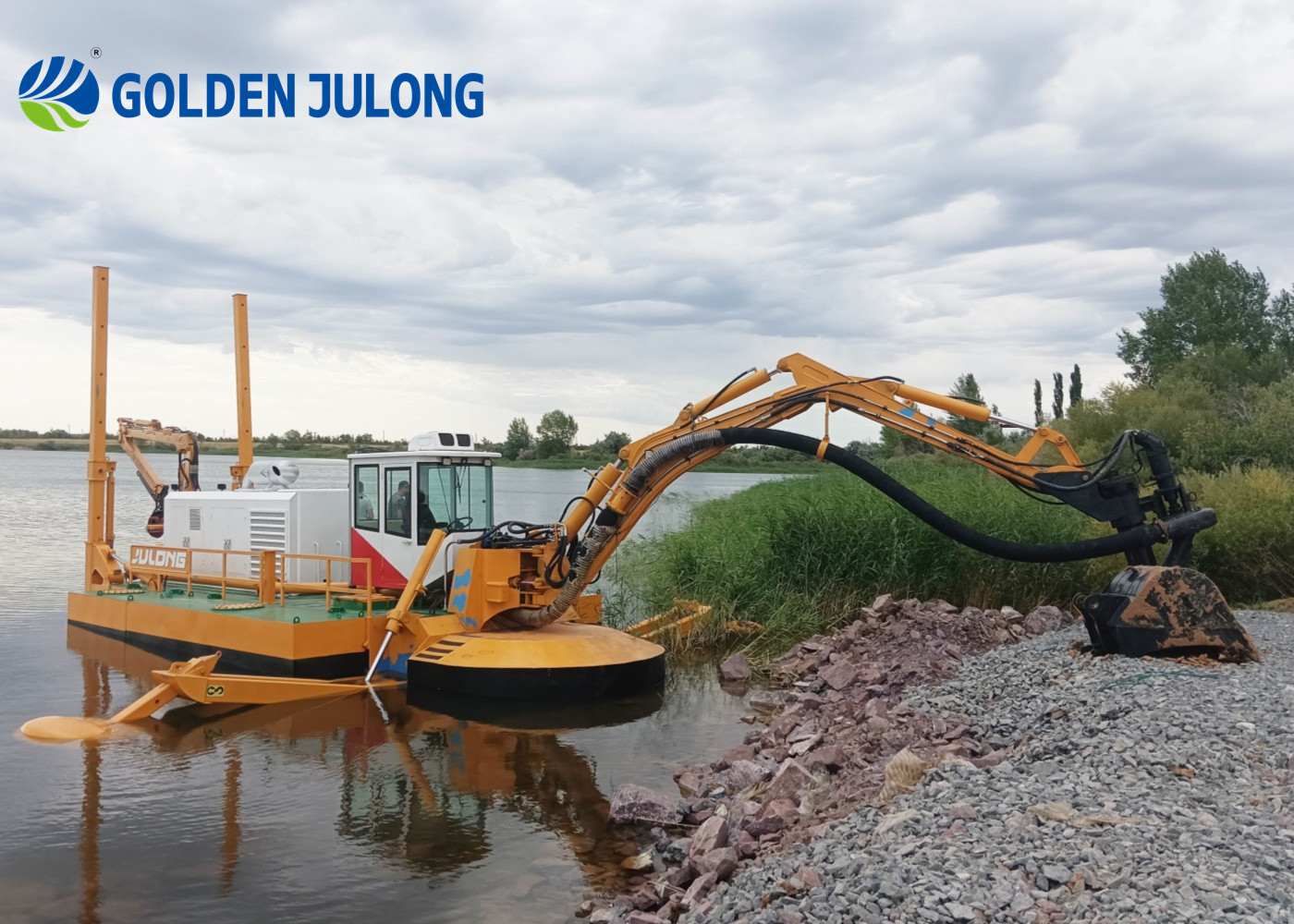 Multi Function Amphibious Dredging Machine Suitable For Shallow Water JLAMD220