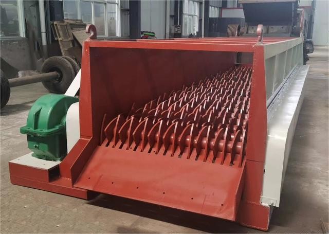 Industrial Large Vibrating Screen Stone Crusher Separator For Sand Soil And Gravel