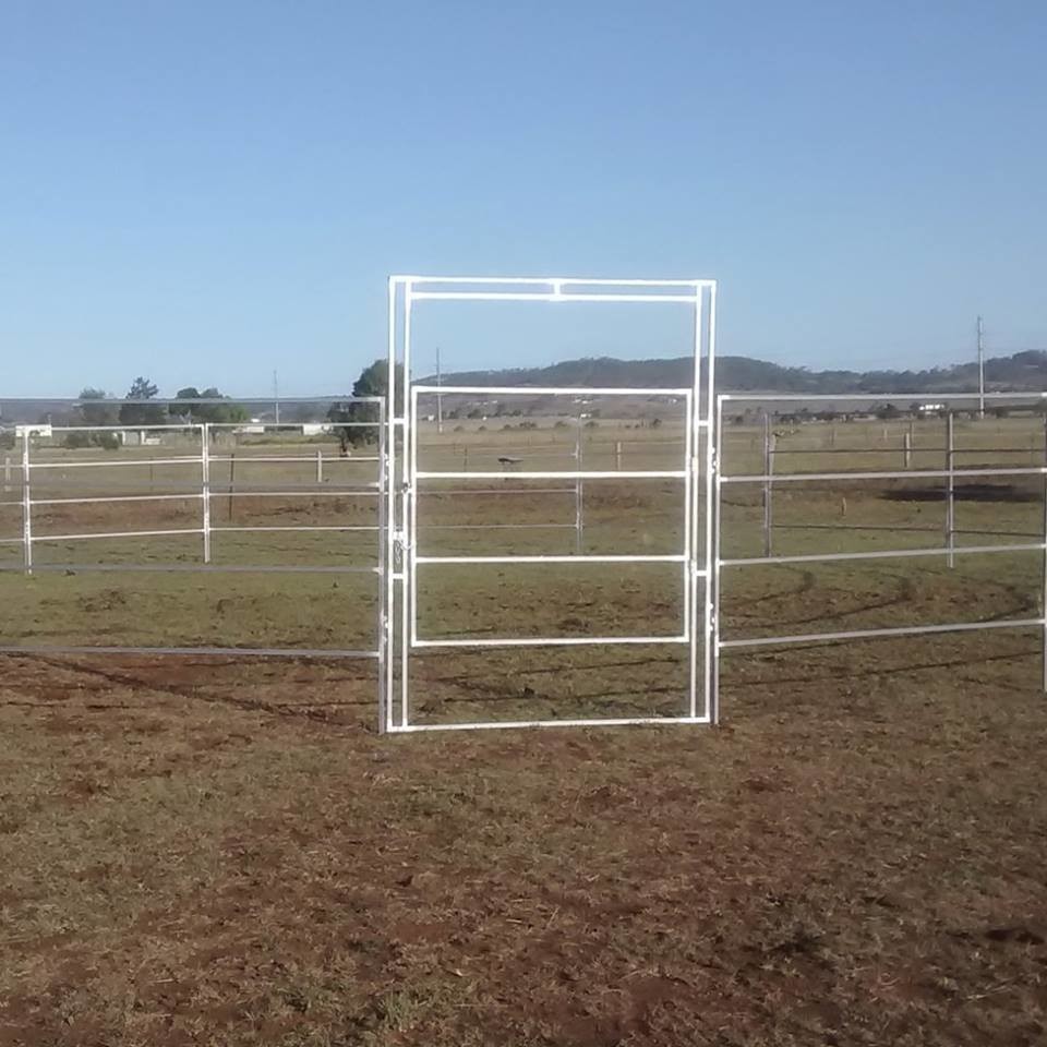 Round Corral Panels Heavy Duty 6 Oval Rail - Portable Horse Pens For Sale