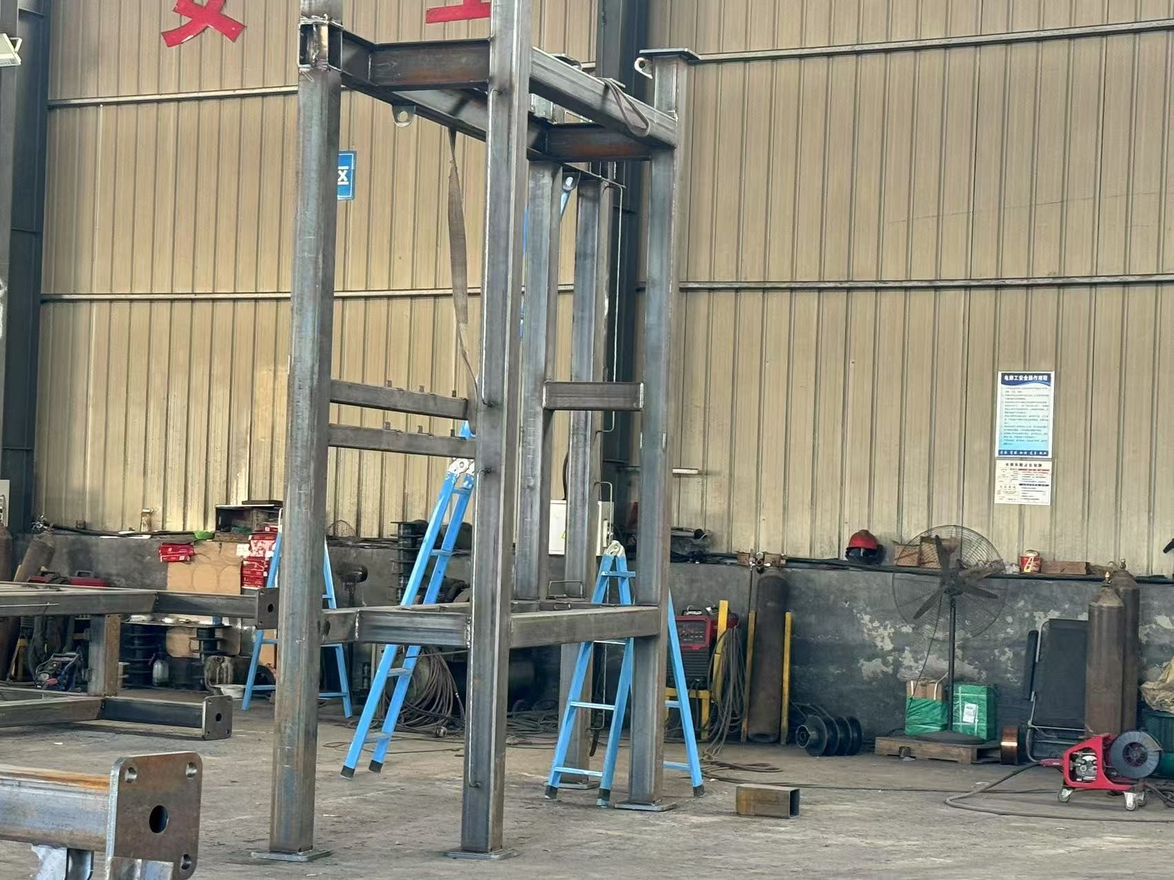 High Strength Prefabricated Structural Steel Frame For Industrial Buildings Anti Corrosion Earthquake Resistance