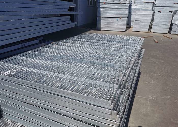 Q235 Steel Anti Rust Metal Grating Platform Flat Bar Type 7mm Thick