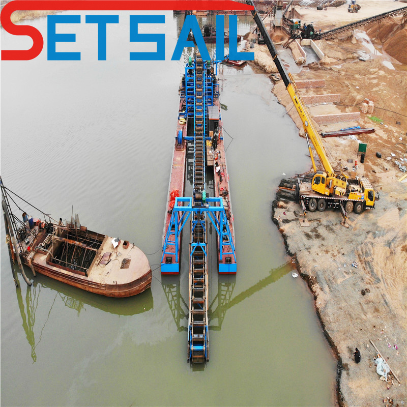 China Chain Bucket Type Gold Dredger for River Gold Dredging