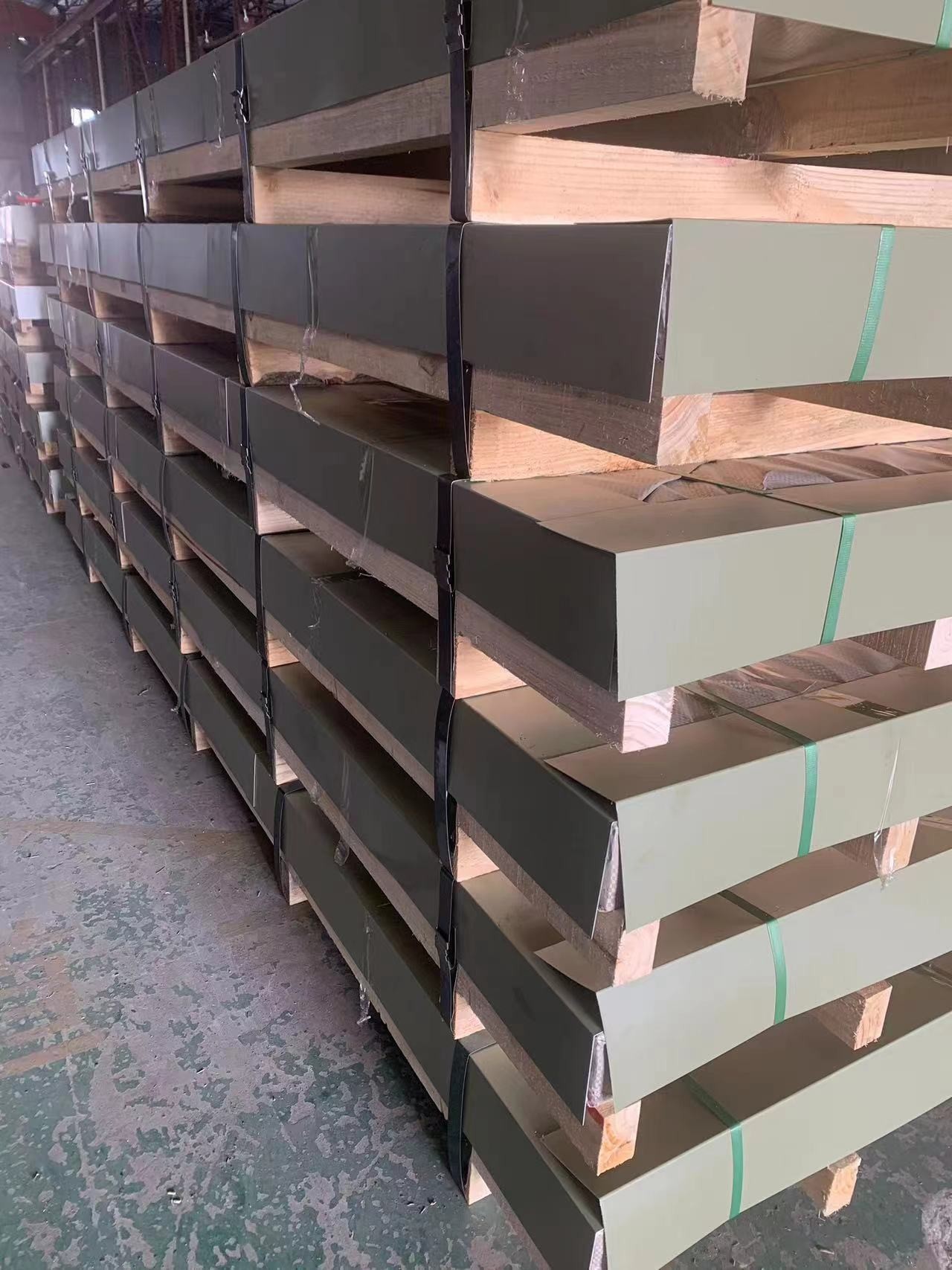 Ral 9006 Silver PVDF Paint Color Coated Aluminum Coil Aluminum Alloy 5052 For Roofing