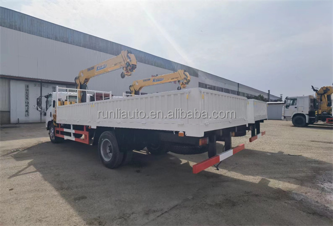 Factory Quality Mini Small Cargo Truck 1ton Truck Mounted Crane