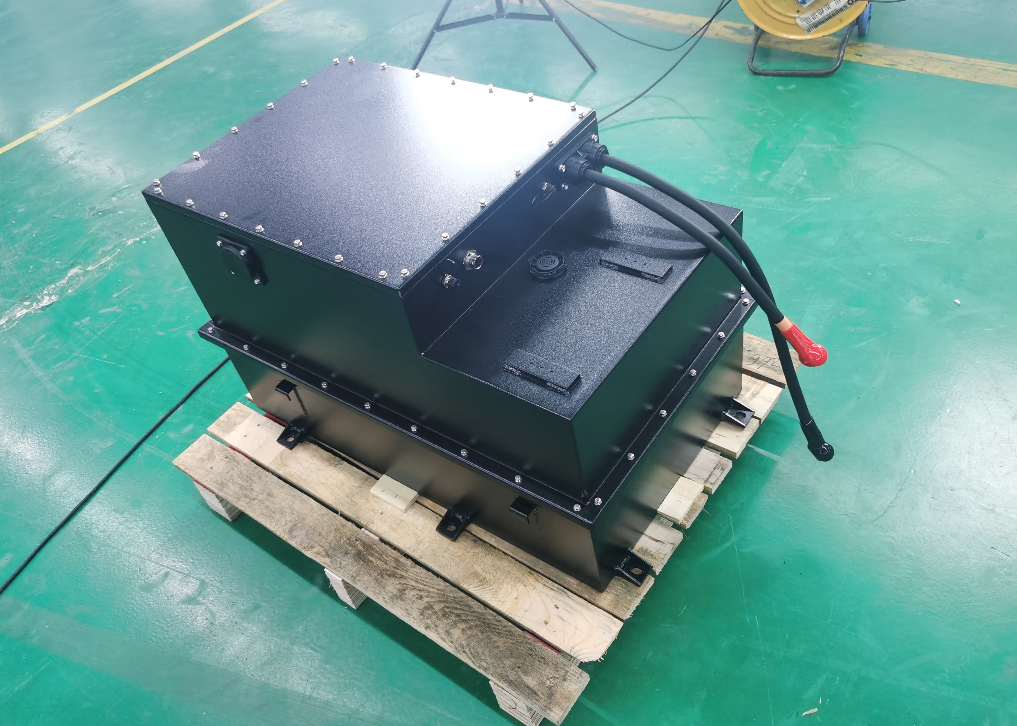 76.8V525Ah 40.32KWh Lithium Tractor Battery Lithium Iron Phosphate