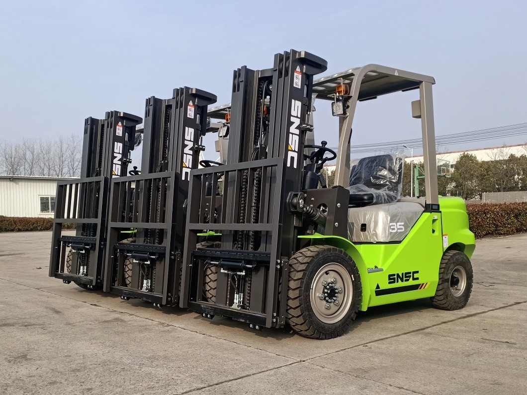 Triplex Mast 3.5 Tons Diesel Forklift with 4500mm Lifting Height