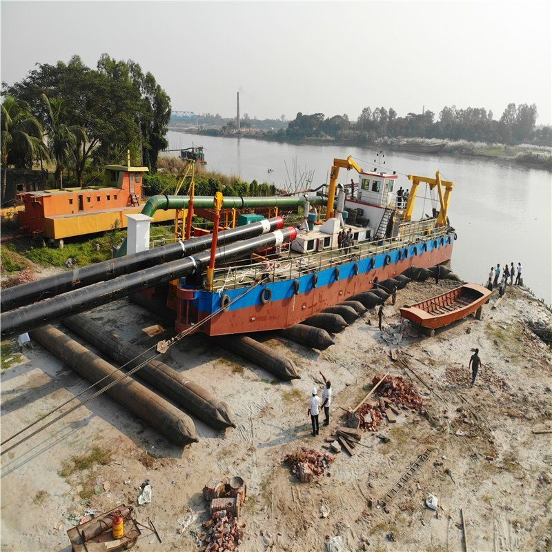Customized Dredging Depth 15m 22inch Cutter Suction Dredger