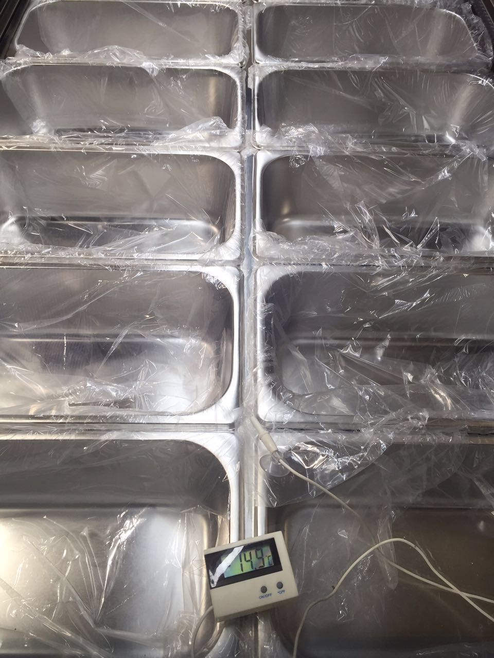 Commercial Italian Ice Cream Display Freezer With Customized Pans OEM Light
