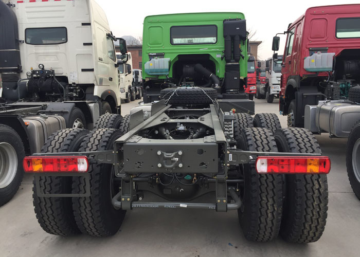 Dropside Cargo Truck Chassis SINOTRUK HOWO ZZ1257N4341W Green Lorry Vehicle