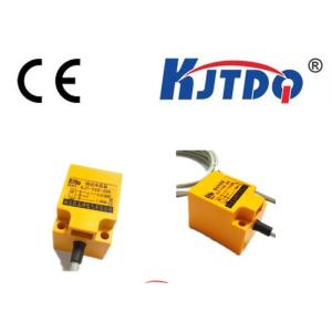 Plastics Industry Inductive Proximity Sensor Diameter 17mm Distance 4mm