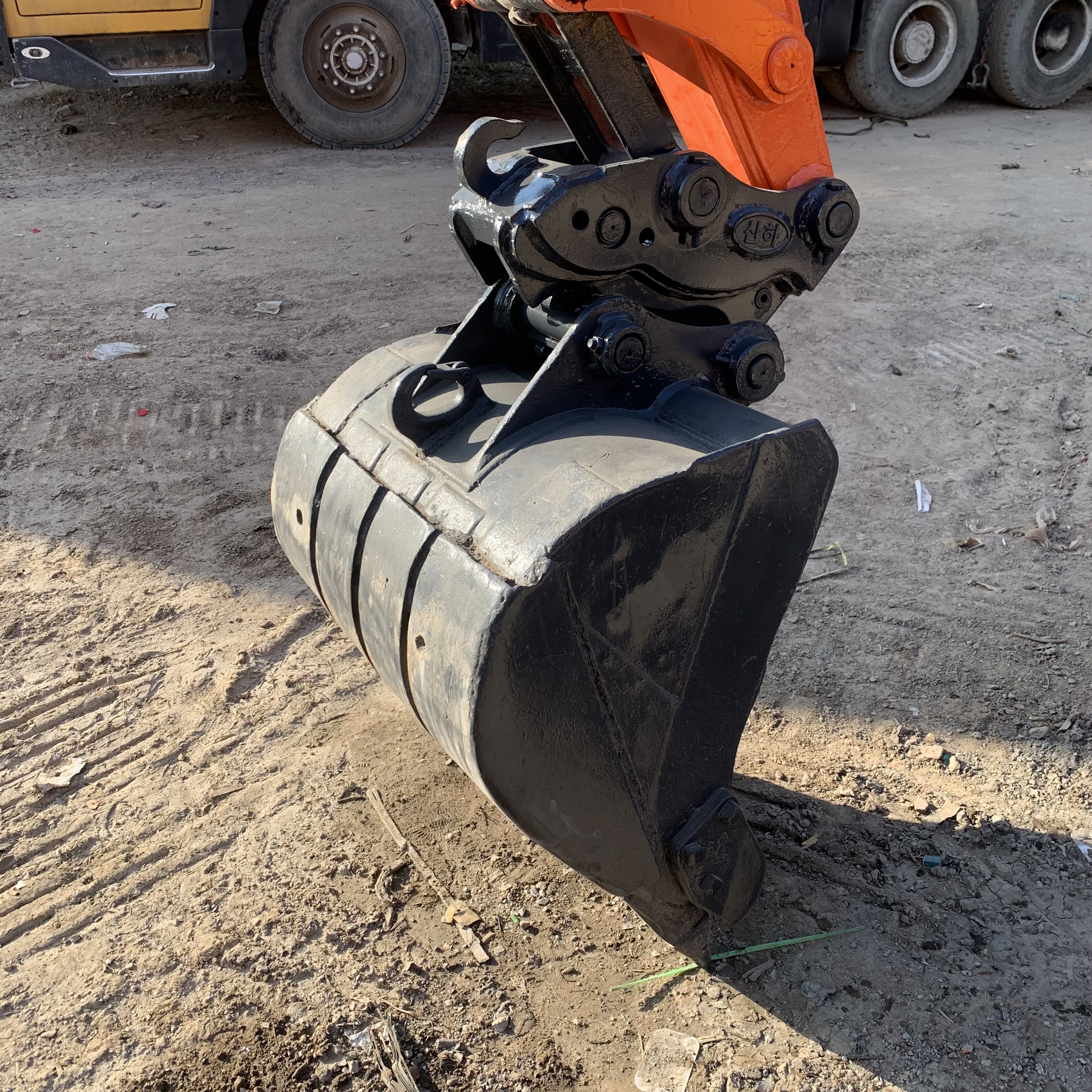 5 Ton Mini Excavator Used Hitachi ZAXIS UR 50 with ISUZU Engine and Low Working Hours