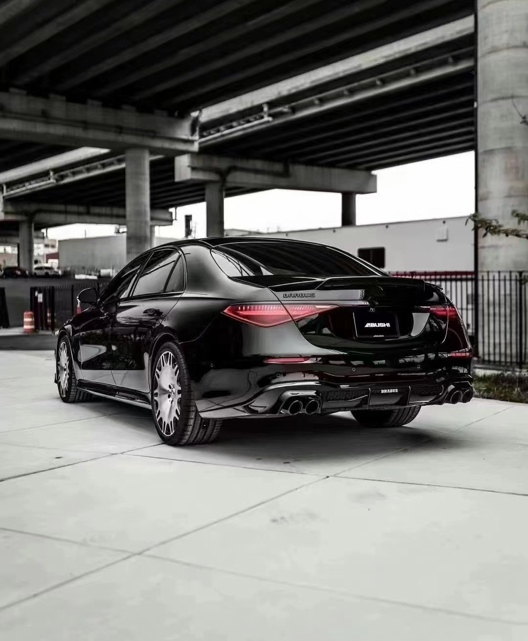 For Mercedes S-Class W223 S400 S450 Carbon Fiber Body Kit W223 Maybach Upgraded BUS Style Front Shovel Diffuser Spoiler