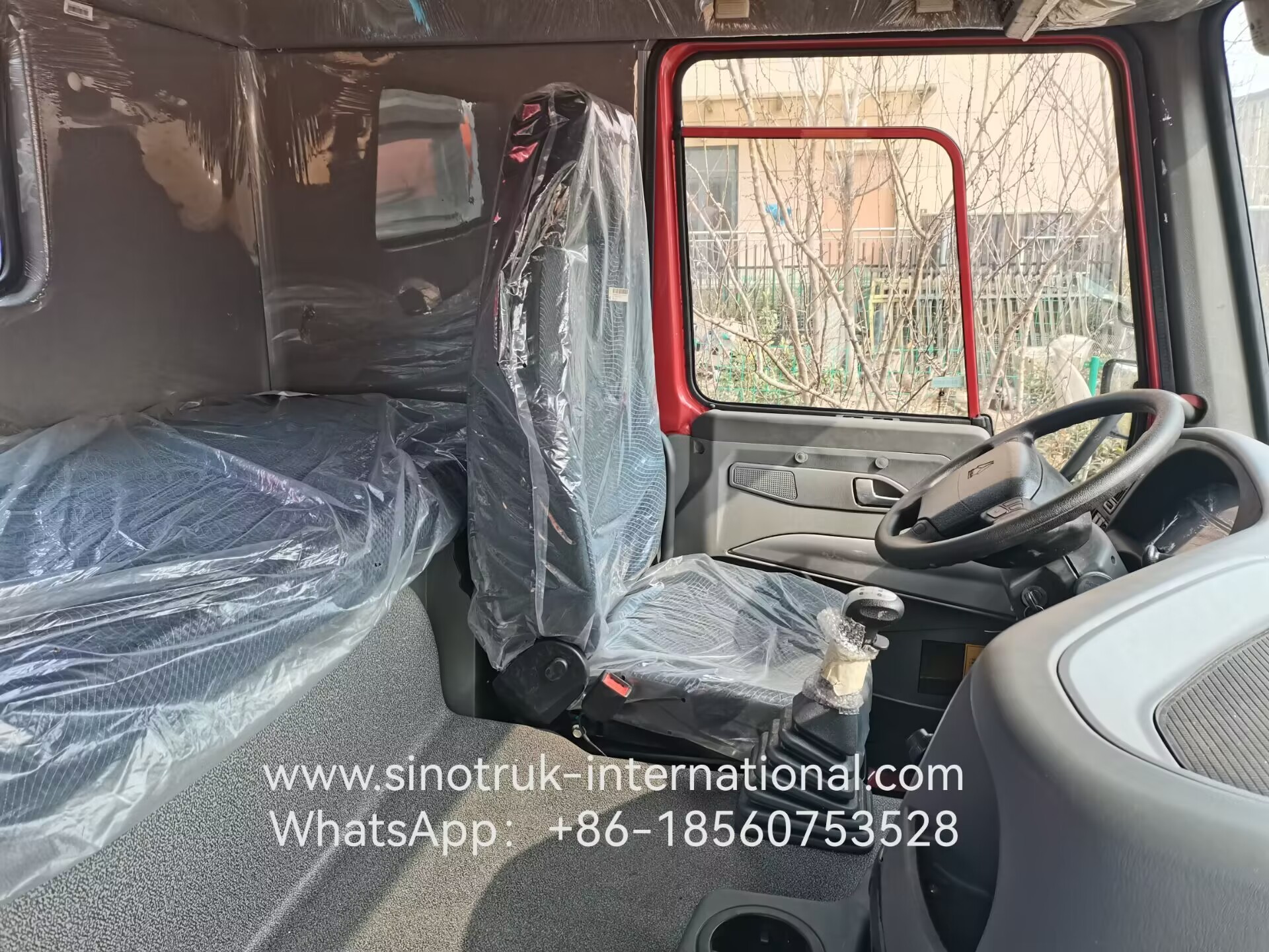 SINOTRUK HOWO Tipper Truck 6X4 336HP LHD 10 Wheels 25 Tons ZZ3257N3847B1