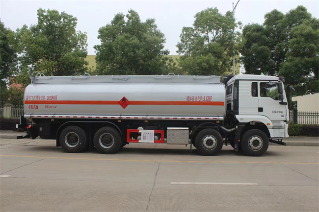 Shacman Brand New 25000liter Fuel Tanker Truck Large Capacity Fuel Delivery Truck