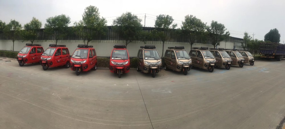 China Yaolon Top Brand Closed Cabin Mini Car Cheap Adult Tricycle For Sale 3 Wheel Taxi Passenger Tricycle Motorcycle