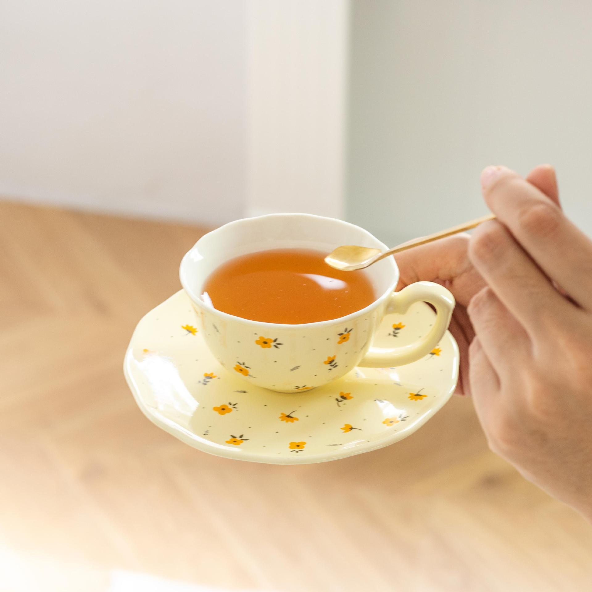 Delicate Floral Cups for Cozy Tea , Coffee and Everyday Joy