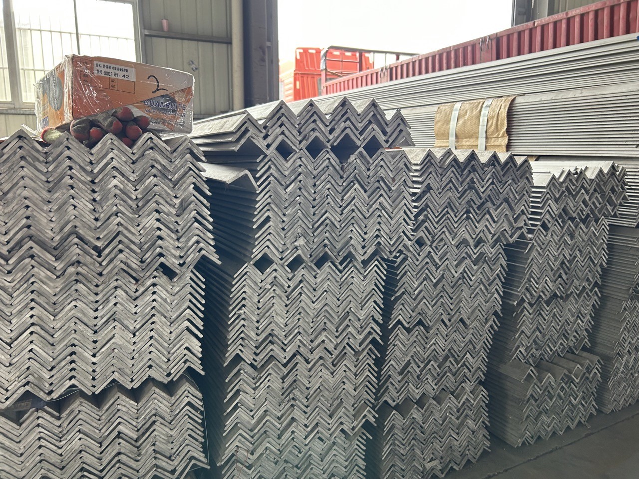 200x200 304 Stainless Steel Angle ASTM Rough Turned Polished Hot Rolled