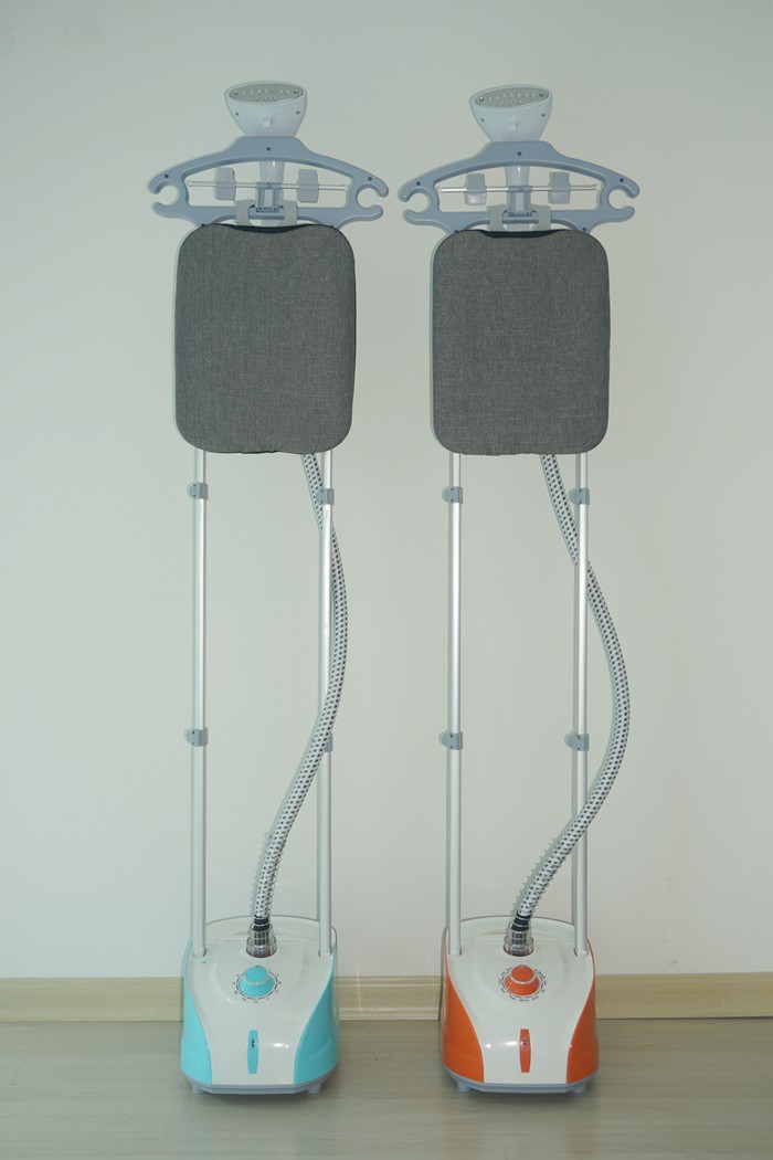 Pink Or Customized Vertical Garment Steamer Quick Touch Ups With Adjusting Pole