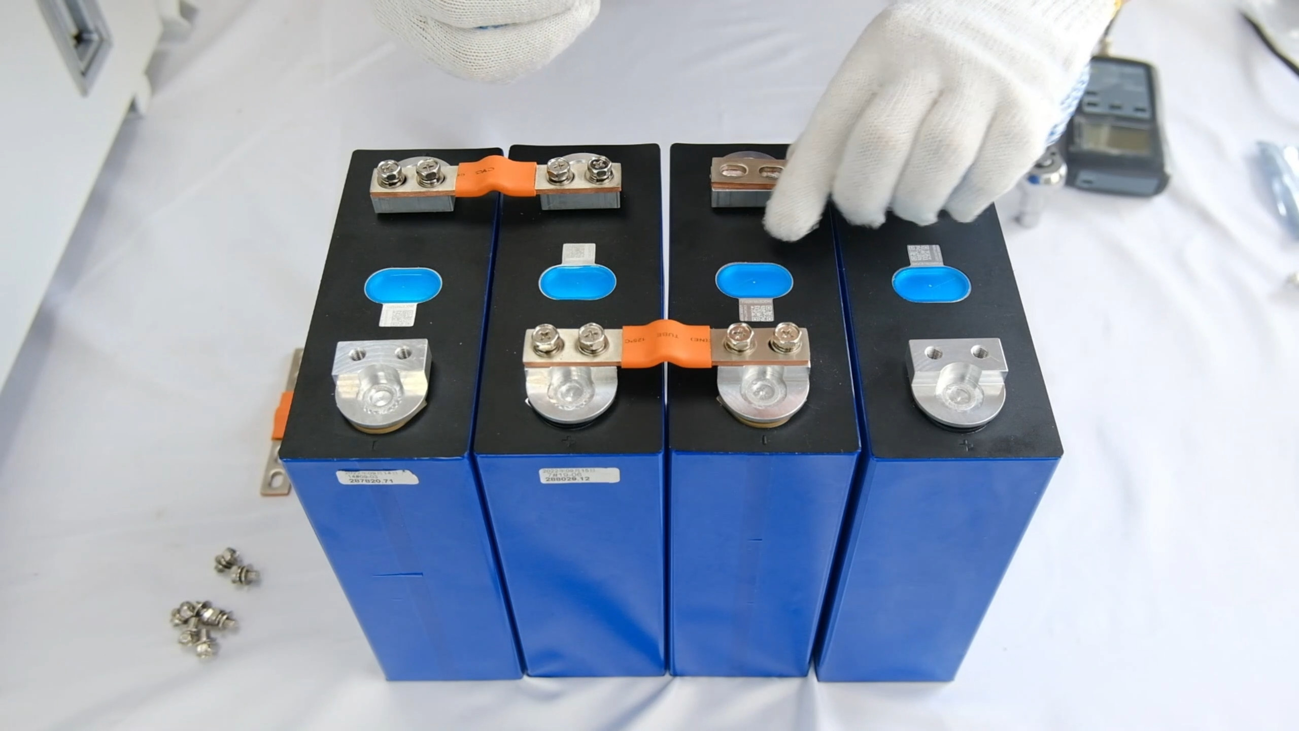 OEM ODM LiFePO4 Lithium Battery 3.2V 105AH LiFePO4 Prismatic Battery For Solar Energy Storage Lithium Battery Packs