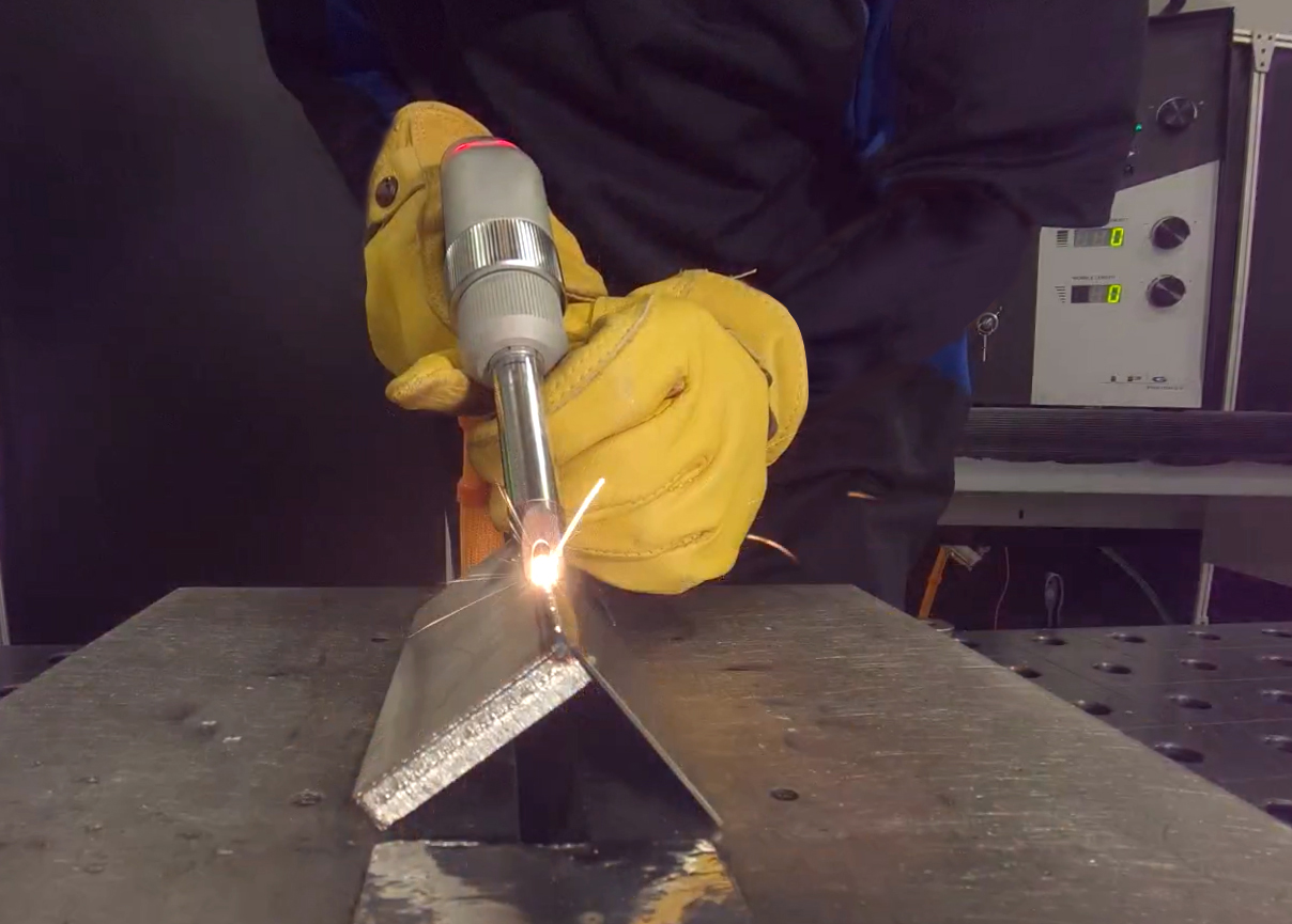 Raytools Laser Head Multifunction Fiber Laser Welders For Metal Cutting Cleaning