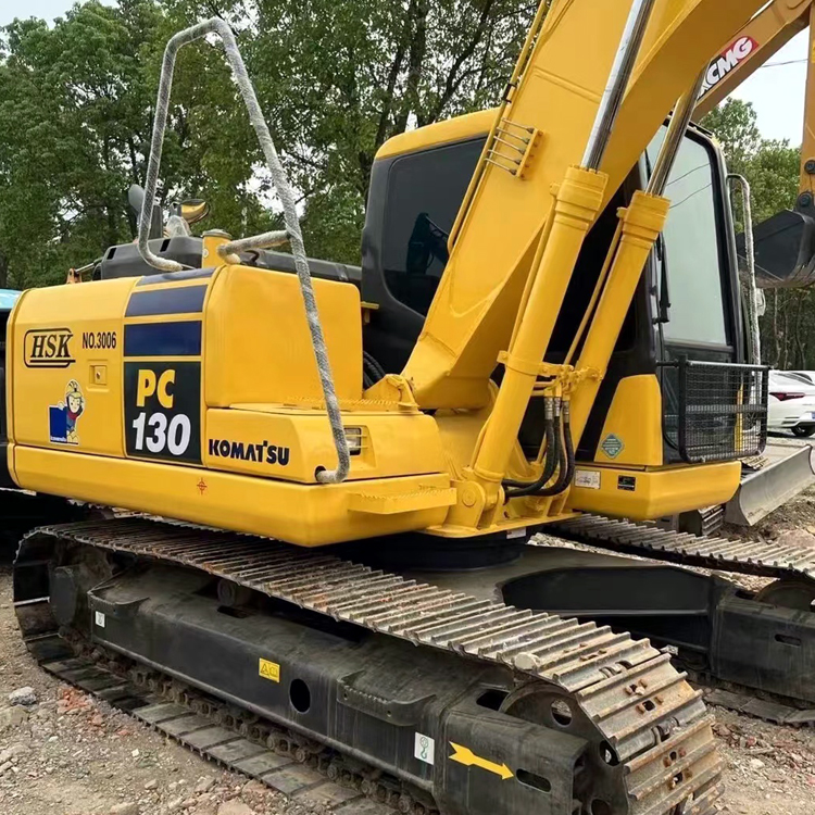 Less Hour Used Komatsu Excavator PC130-7 13 Ton Made in Japan Good Condition in Shanghai