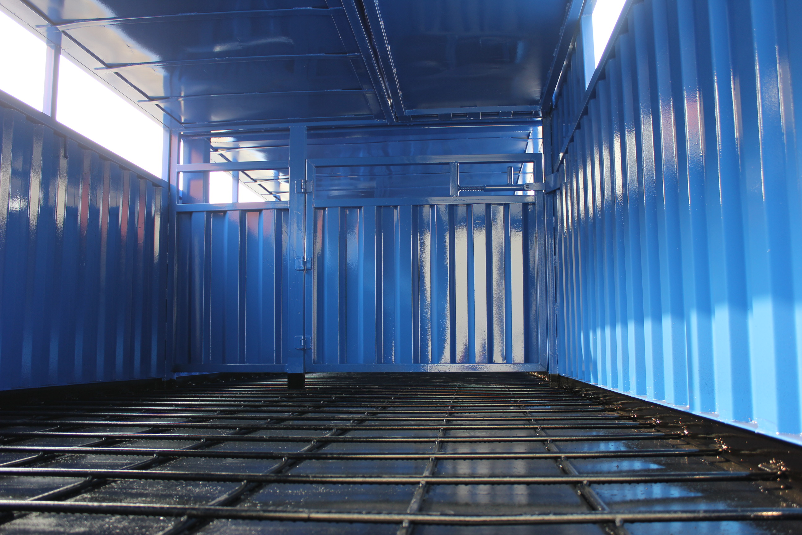 Double Deck 3-axle Steel Animal Transport Storehouse Bars Semi Trailer Superior Design