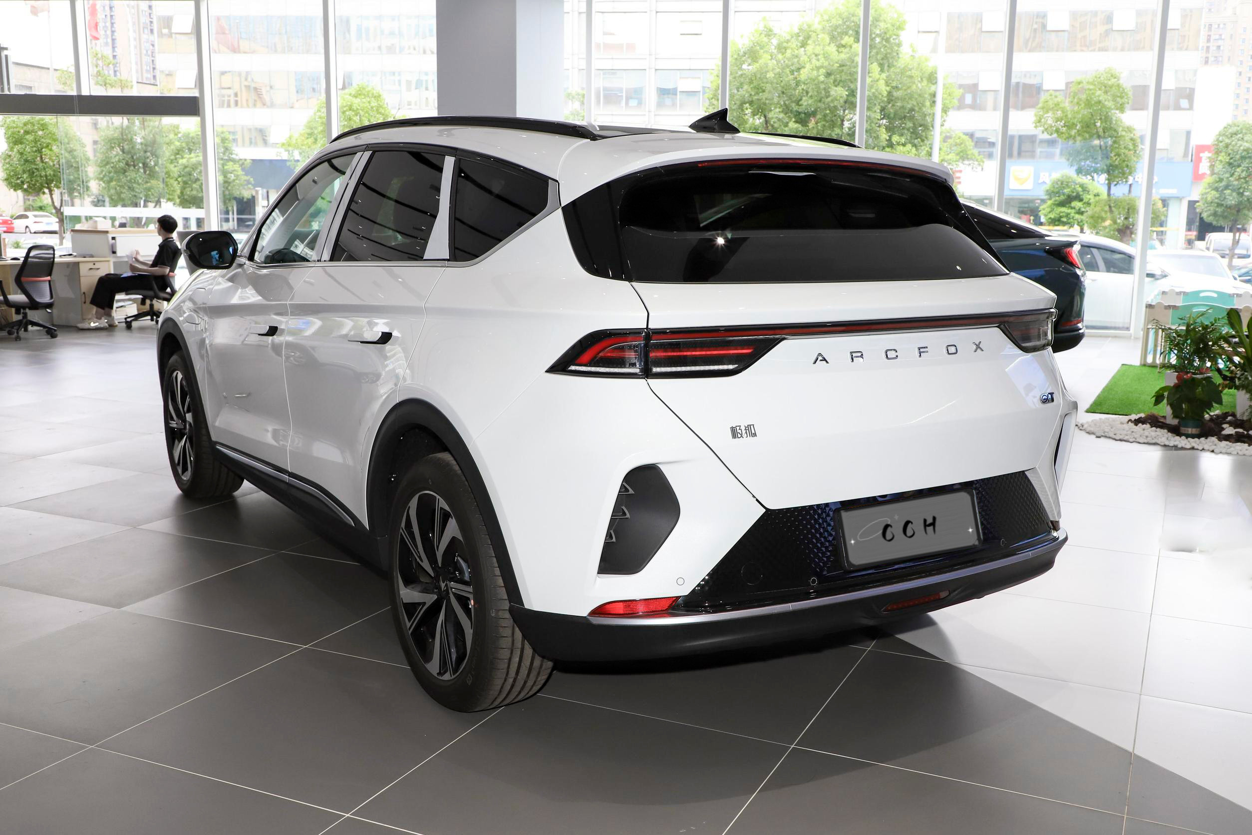 ARCFOX Alpha T 2022 480S+ 160KM 5 Door 5 Seats Electric SUV Car