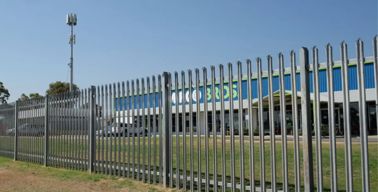 2.4m W / D Type Galvanized Steel Palisade Fencing Sustainable