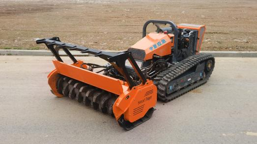 High Crushing Capacity forest fire robot For Effective Fire Isolation And Prevention